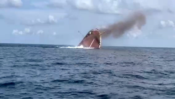 AF test ship sinking during demonstration