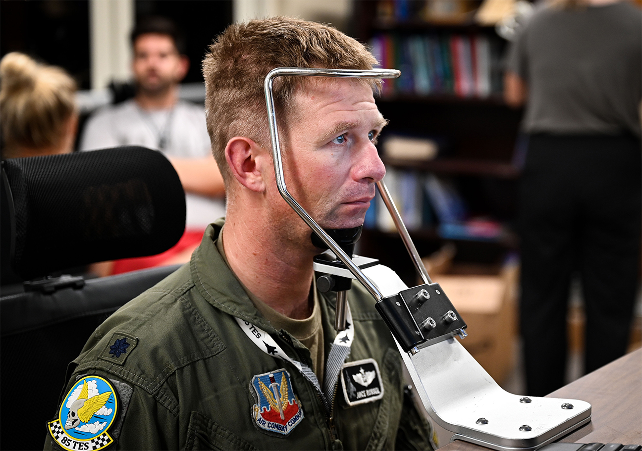 aircrew testing on eye-tracking equipment