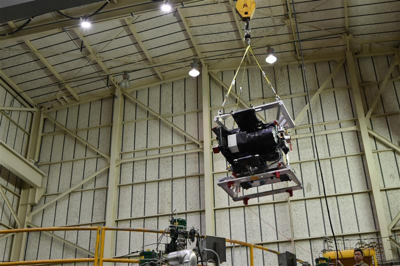 oracle test equipment being lowered